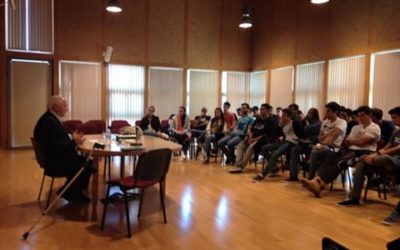 Ricardo Melchior, Presidente de la Autoridad Portuaria de S/C de Tenerife, compartió ayer sus experiencias y consejos con los alumnos del Bachillerato Tecnológico